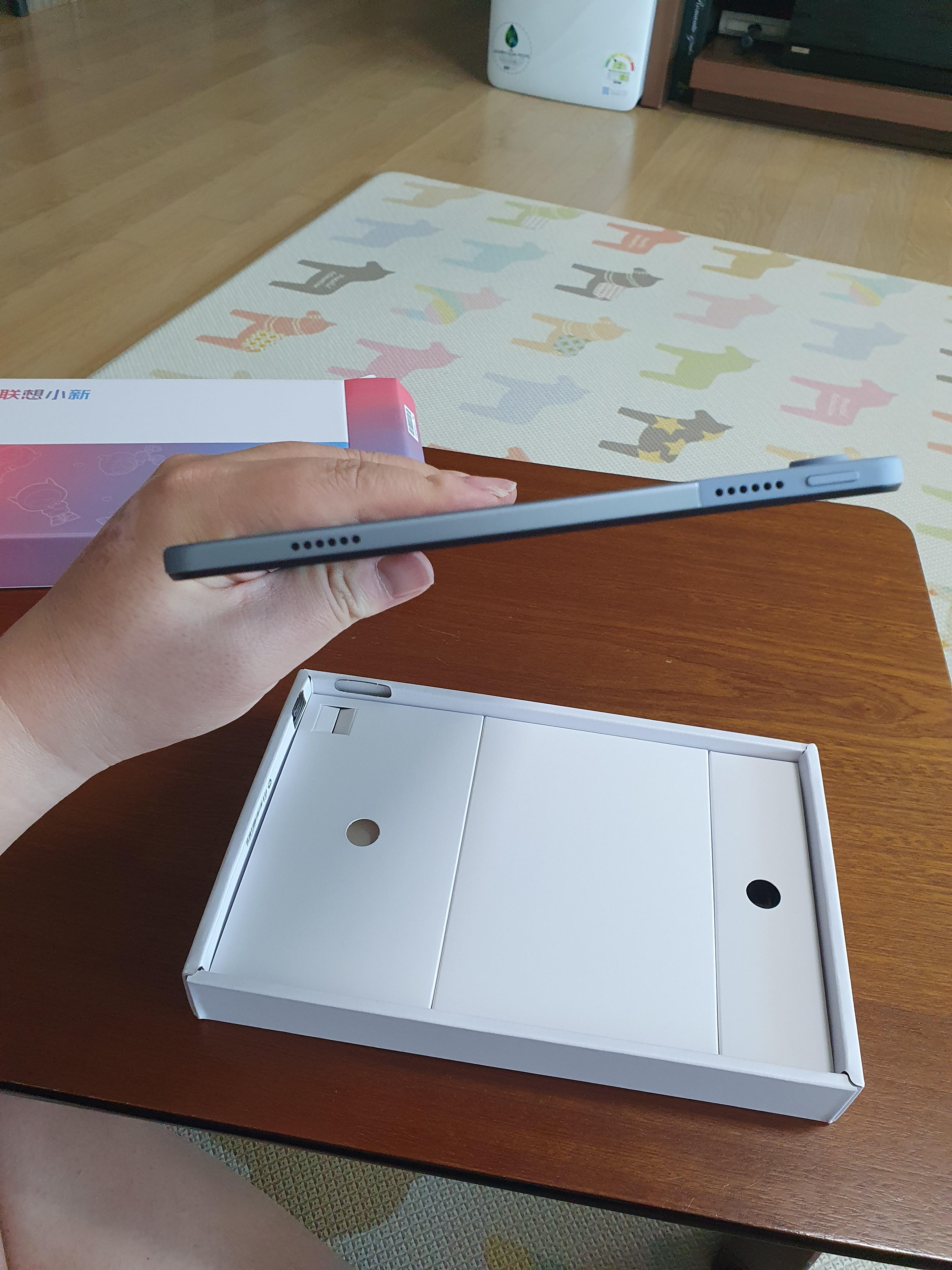 레노버탭 2022 P12 측면