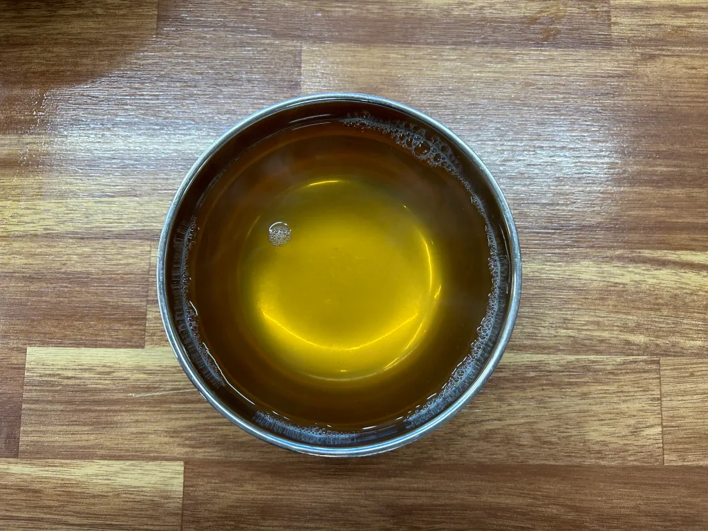 리필한 육수를 보여주는 이미지