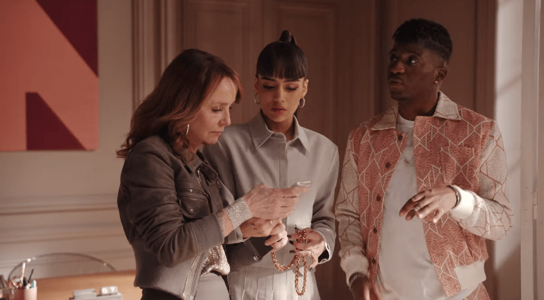 에밀리-파리에-가다-시즌4-9화