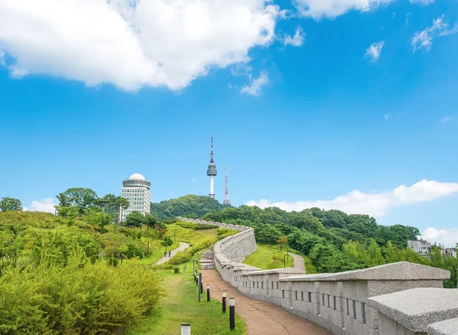 서울타워 전망대: 입장료 20% 할인 혜택