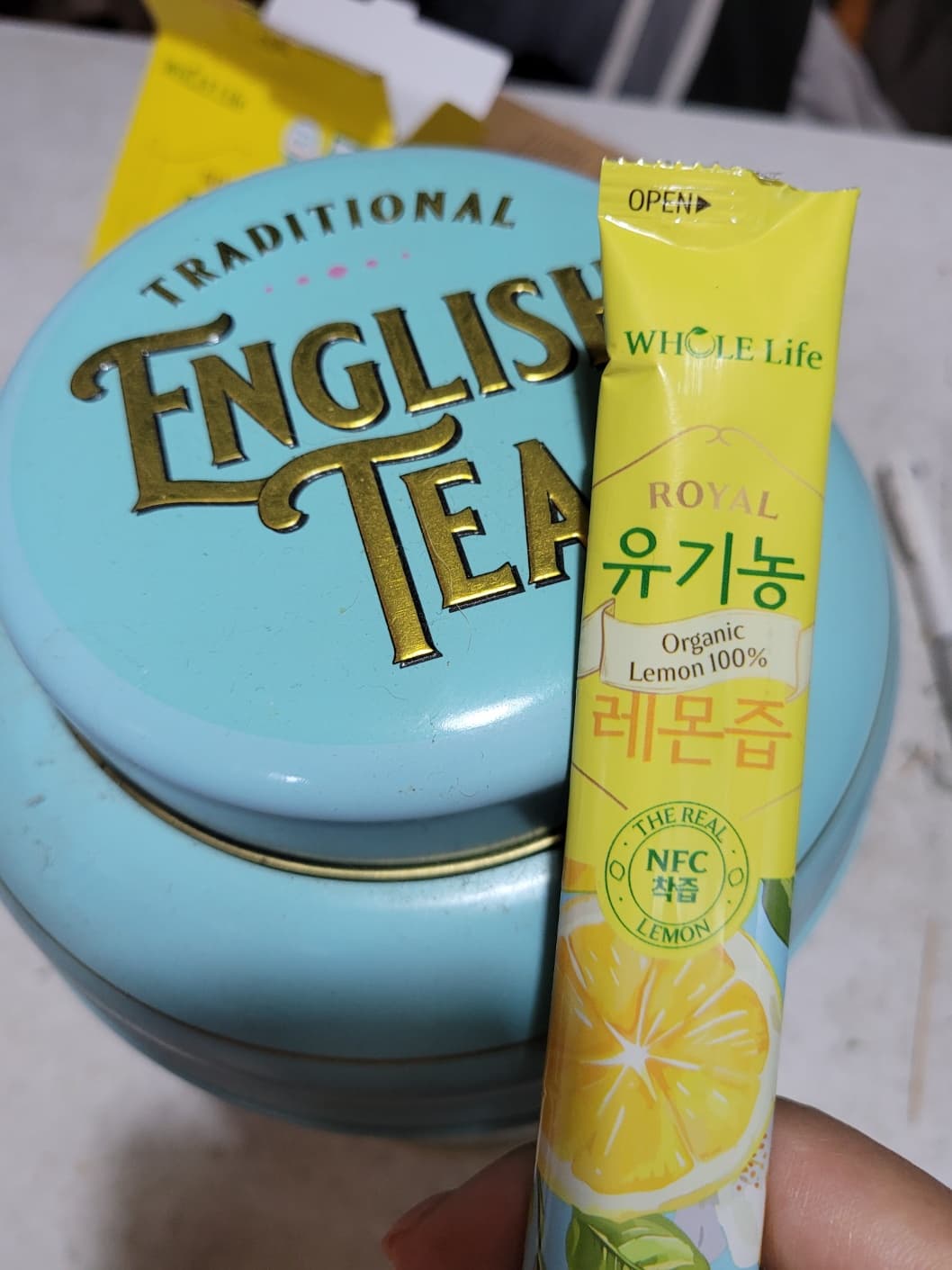 커피 대신 홍차+레몬즙 한 잔으로 잡은 피로 회복과 뱃살 다이어트 경험담