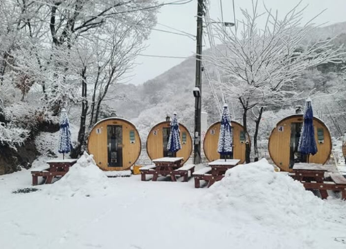 가평 찜질방앗간 겨울 풍경과 내부 모습