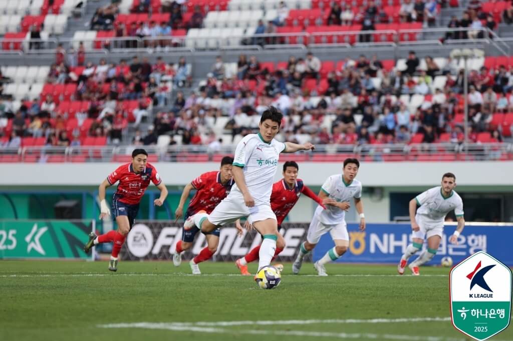 주민규 리그 7호골! 대전, 김천 꺾고 K리그1 단독 선두 [하이라이트 요약]