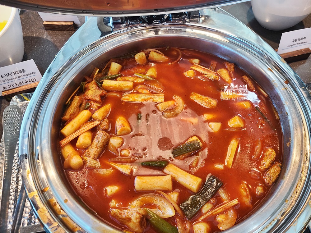 김해공항 국제선 스카이허브 라운지 메뉴 입장조건 운영시간 후기