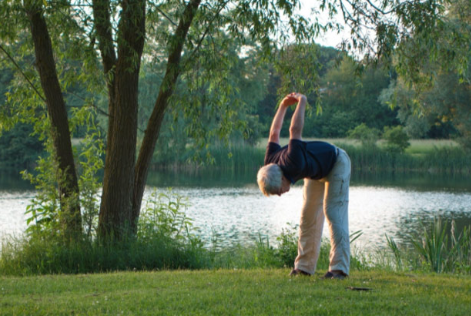 체조를 하는 사람.