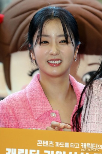 에이핑크 윤보미 소녀시대 효연, 해외 촬영중 발리 억류