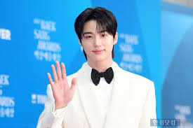변우석 프로필 키 나이 학력 재산 고향 과거