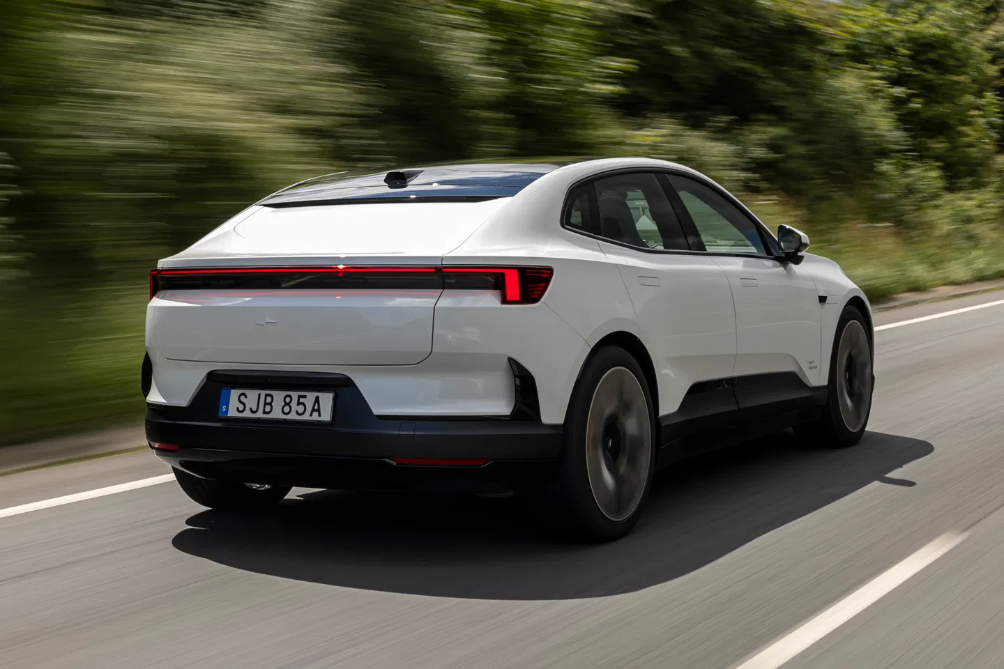 폴스타 폴스타 4