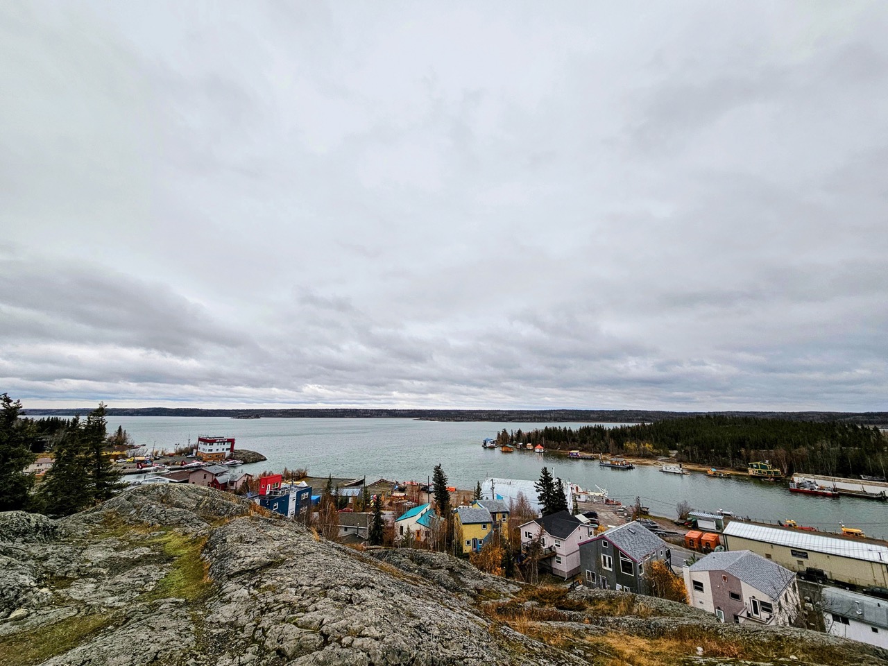 부시파일럿 기념비에서 바라본 그레이트 슬레이브 호