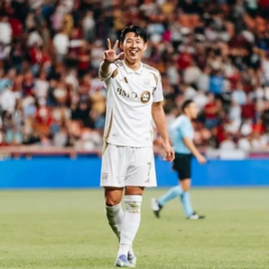 손흥민 해트트릭