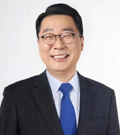 윤영찬 국회의원 프로필 나이 고향 학력 지역구