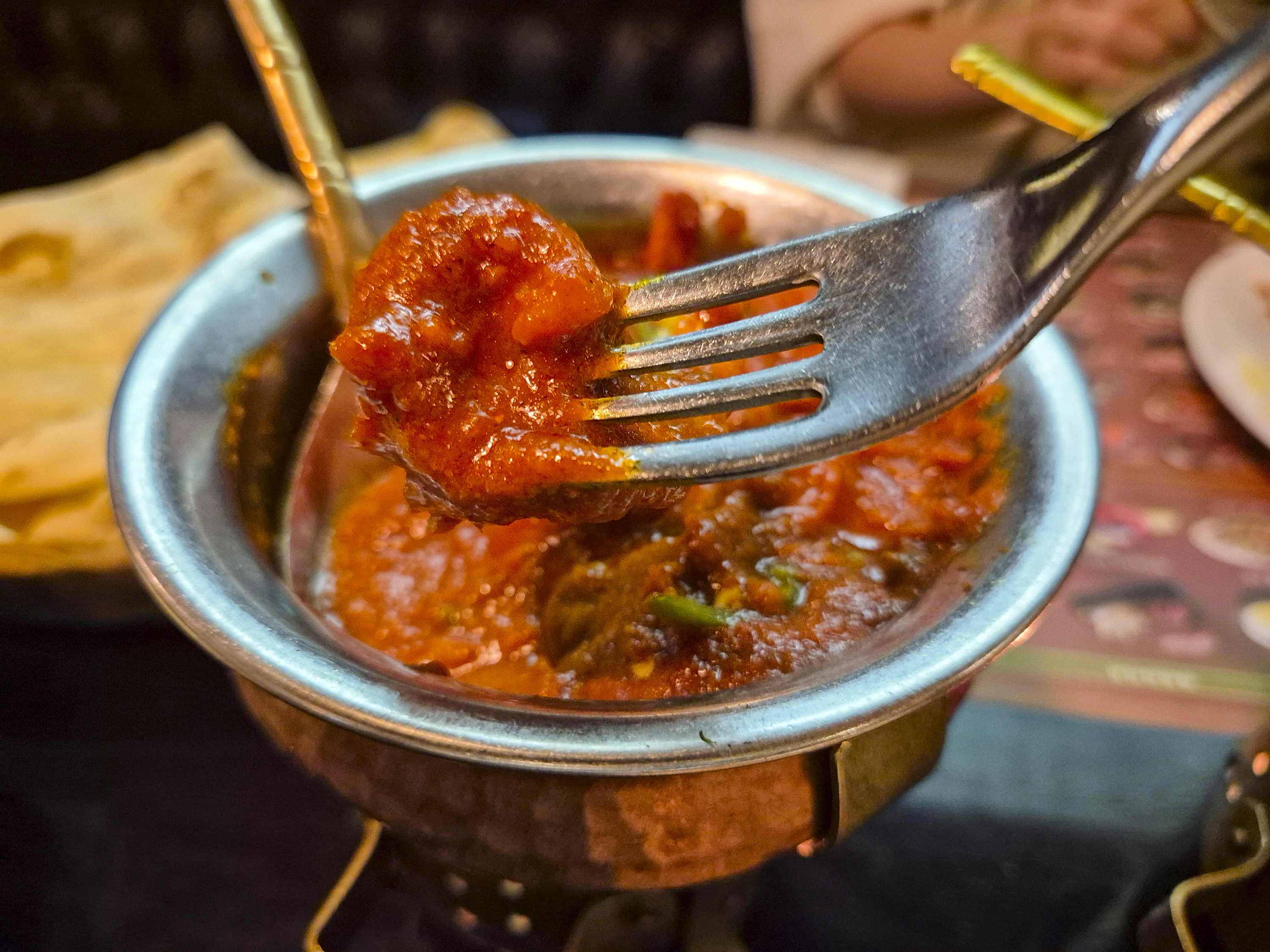 프라운 빈달루 안에 들어가 있는 새우