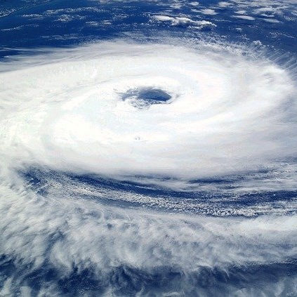 태풍모습 사진입니다.