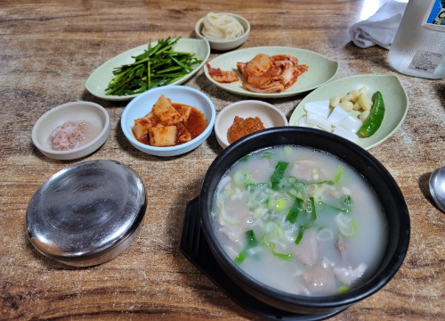 부산 돼지국밥 정식