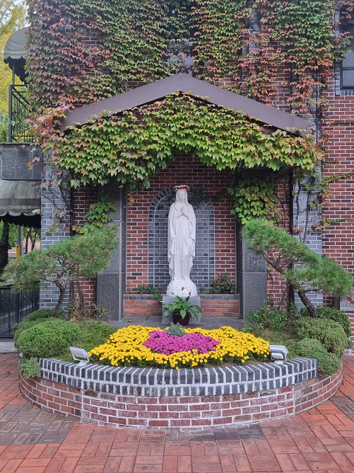 서울 노원성당 성모동산 성모상 사진