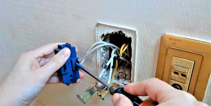 콘센트 전선 분리하기