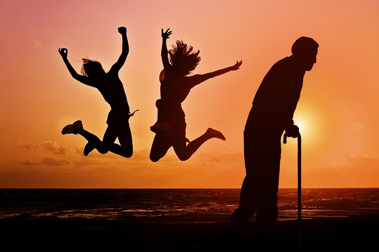 젊은이와 노인 이미지