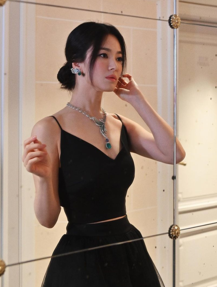 송혜교 선행, 삼일절 기부