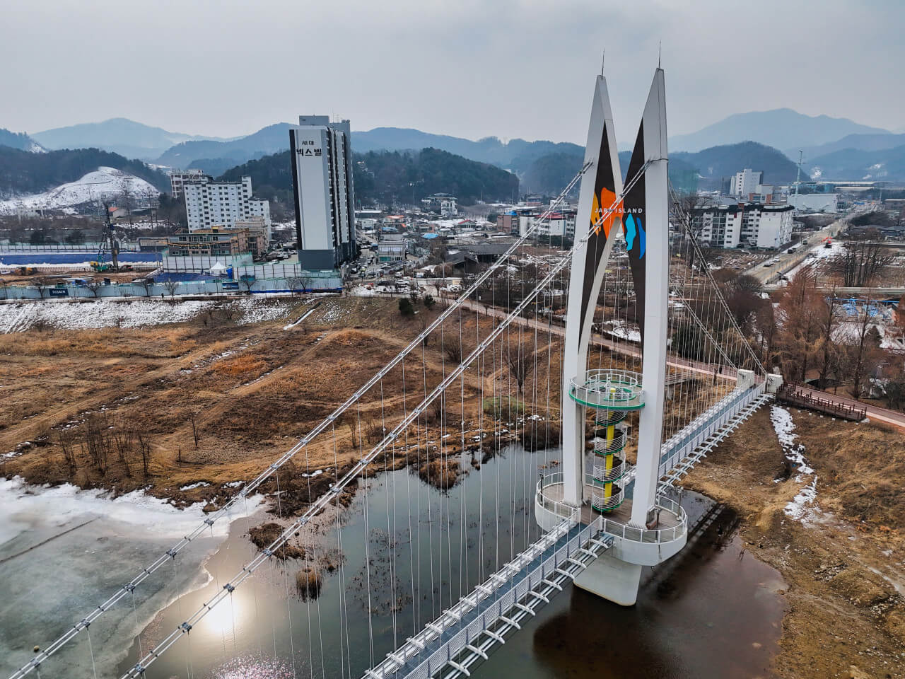 생생정보 장PD의 AI 여행기 AI 추천! 연인이 가기 좋은 가평 여행 코스 자라섬꽃페스타, 자라섬 출렁다리, 브릿지짚라인, 클럽비발디(수상레저), 다믈촌 (잣두부전골 전문)