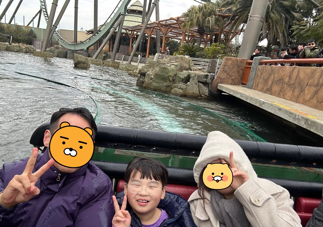 놀이기구 타는 이미지