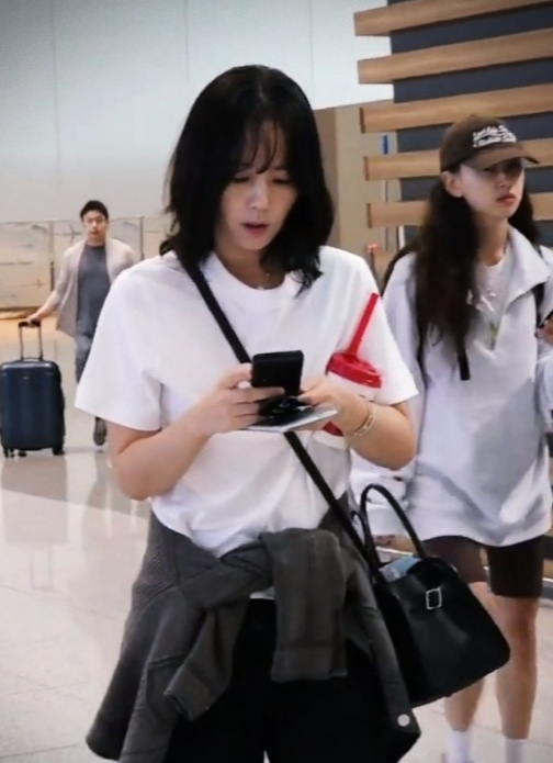 텐트밖은유럽 한가인가방