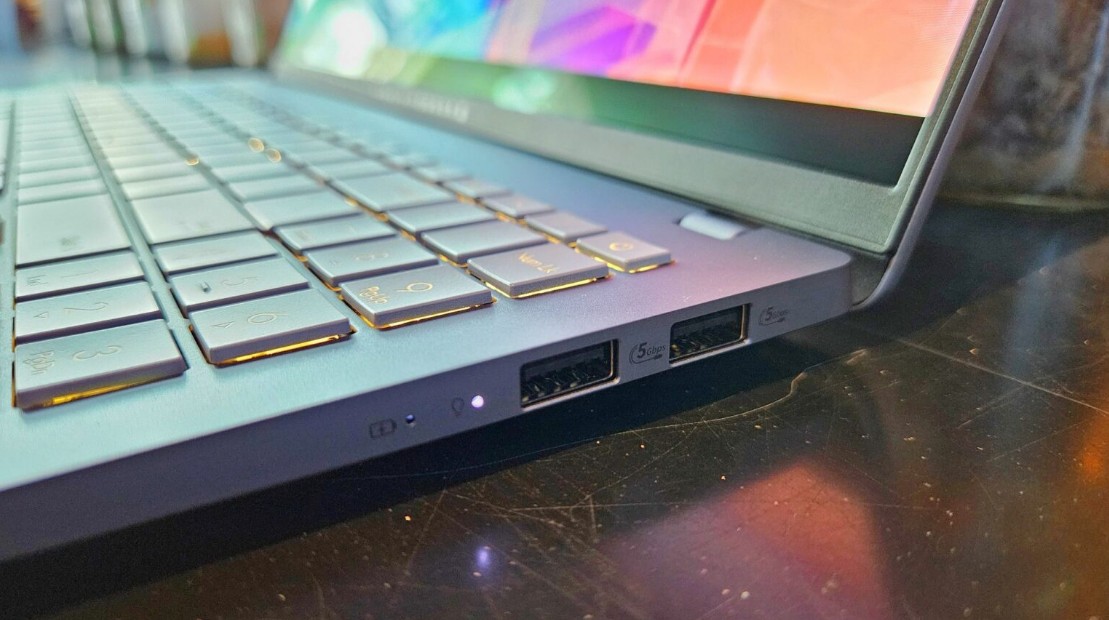 비보북S16OLED우측