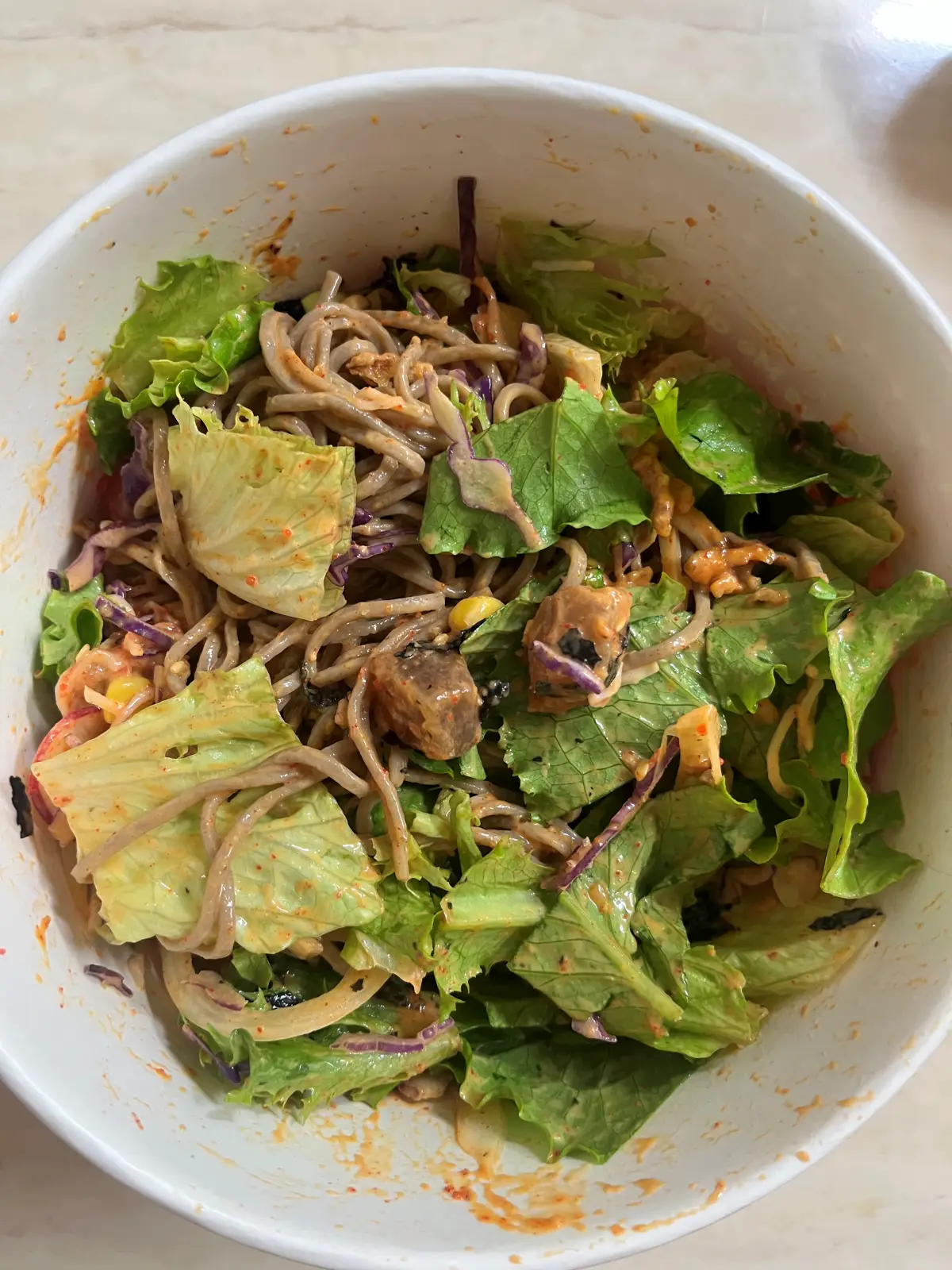 포케올데이 메밀면 스파이시참치 소스 섞은 후