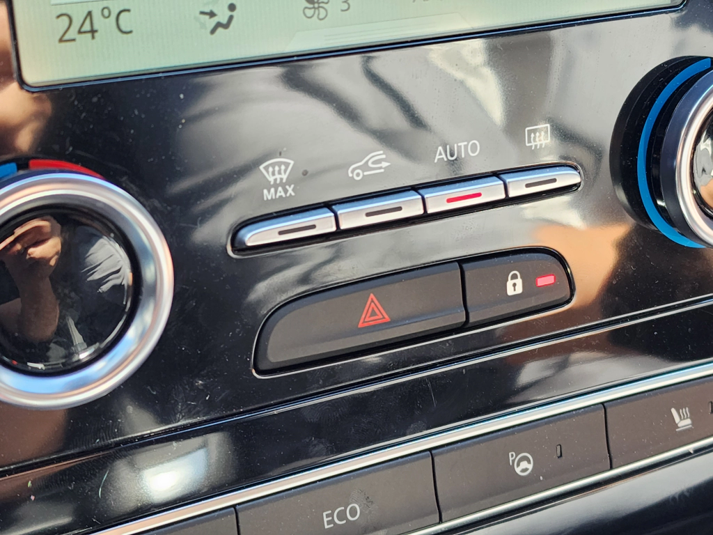 삐딱한 비상 스위치가 아쉽다.