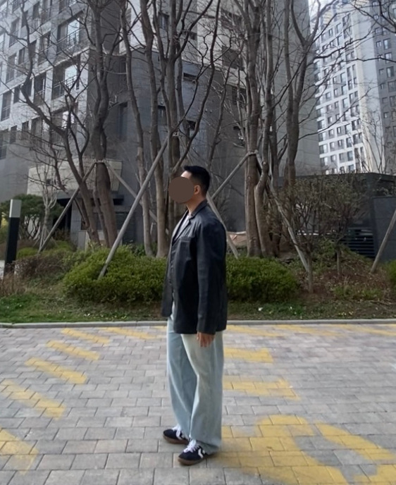 데일리룩('26. 4. 12.)아크메드라비 ADLV 레더블레이저 레더재킷, 어커버 오버핏티셔츠, 에러스익셉티드 와이드 연청 데님팬츠, 컨버스 올스타 클래식 트레이너 옥스 스웨이드