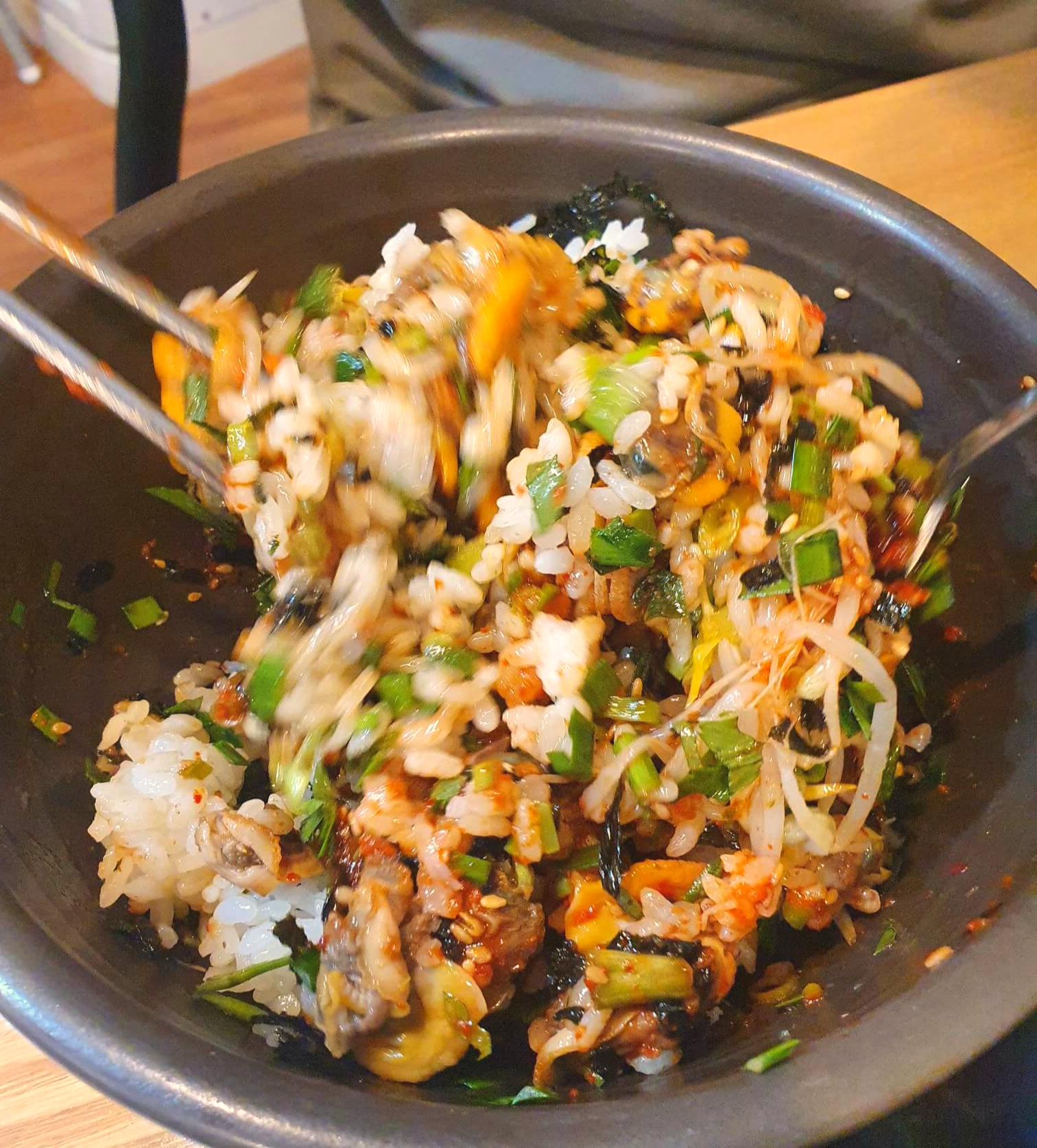 꼬막비빔밥 비벼 먹기2