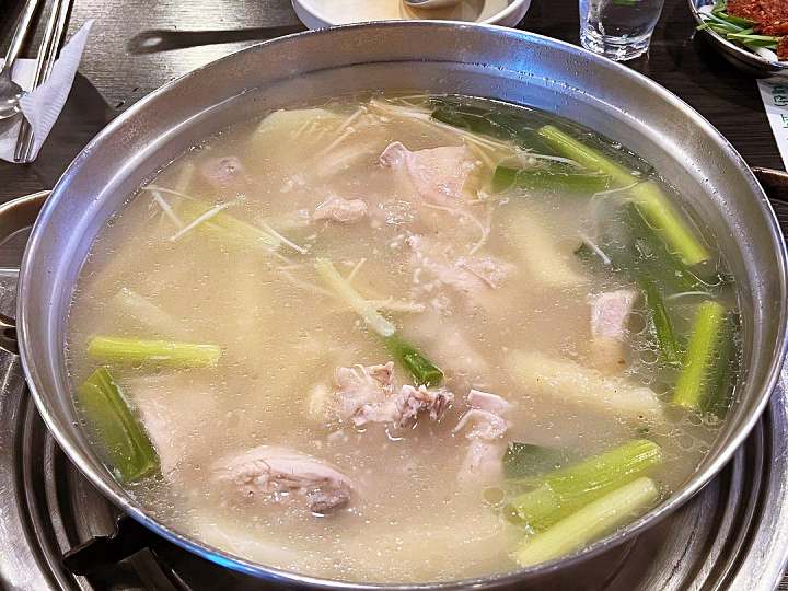 알토란 김명열 대박집 대표 닭한마리 특허 받은 육수로 한국을 넘어 일본까지 강타 맛있는 닭한마리집 종로 동대문 맛집 위치 메뉴 가격 정보