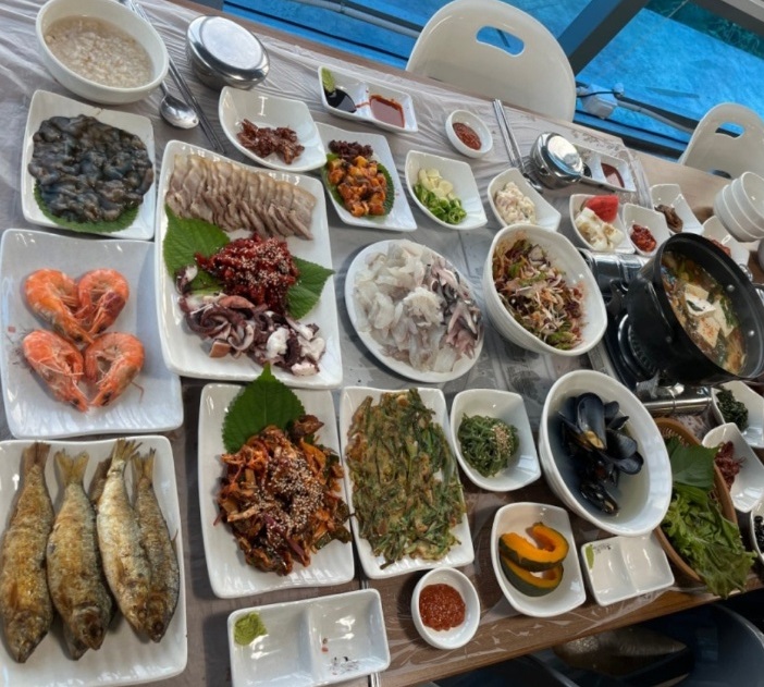 사천-비토섬--순애민박굴구이-예약