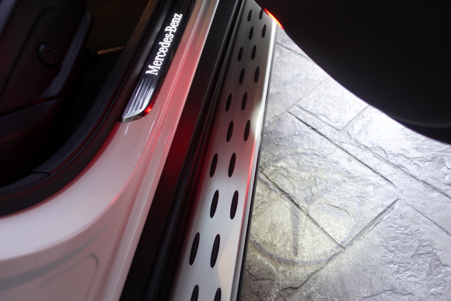 GLC 300e 쿠페 외부디자인 사이드스텝