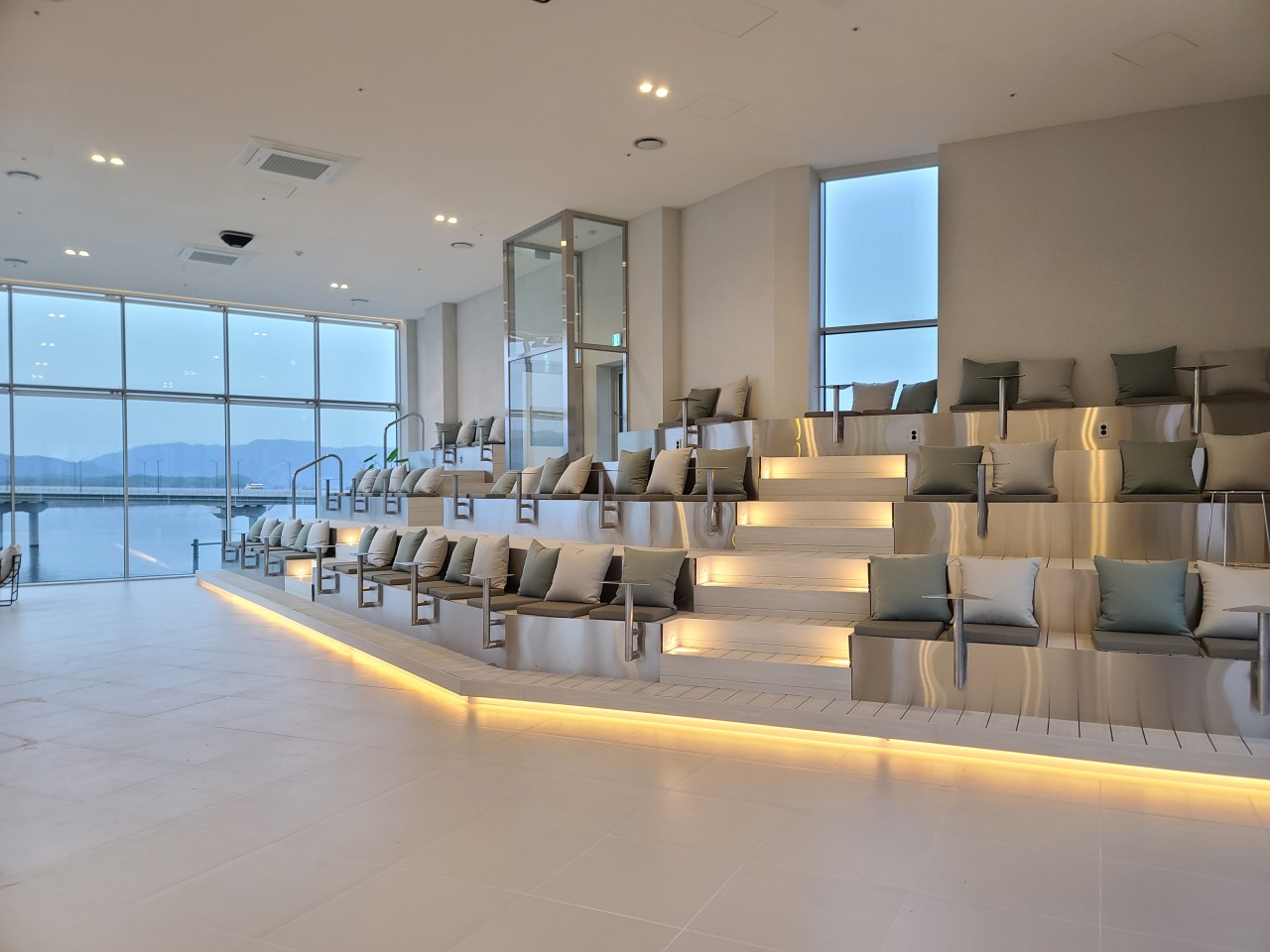 춘천 리버뷰 카페 리버레인