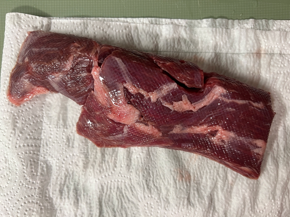 소고기 국거리가 통으로 있어요 잘라줘야 합니다