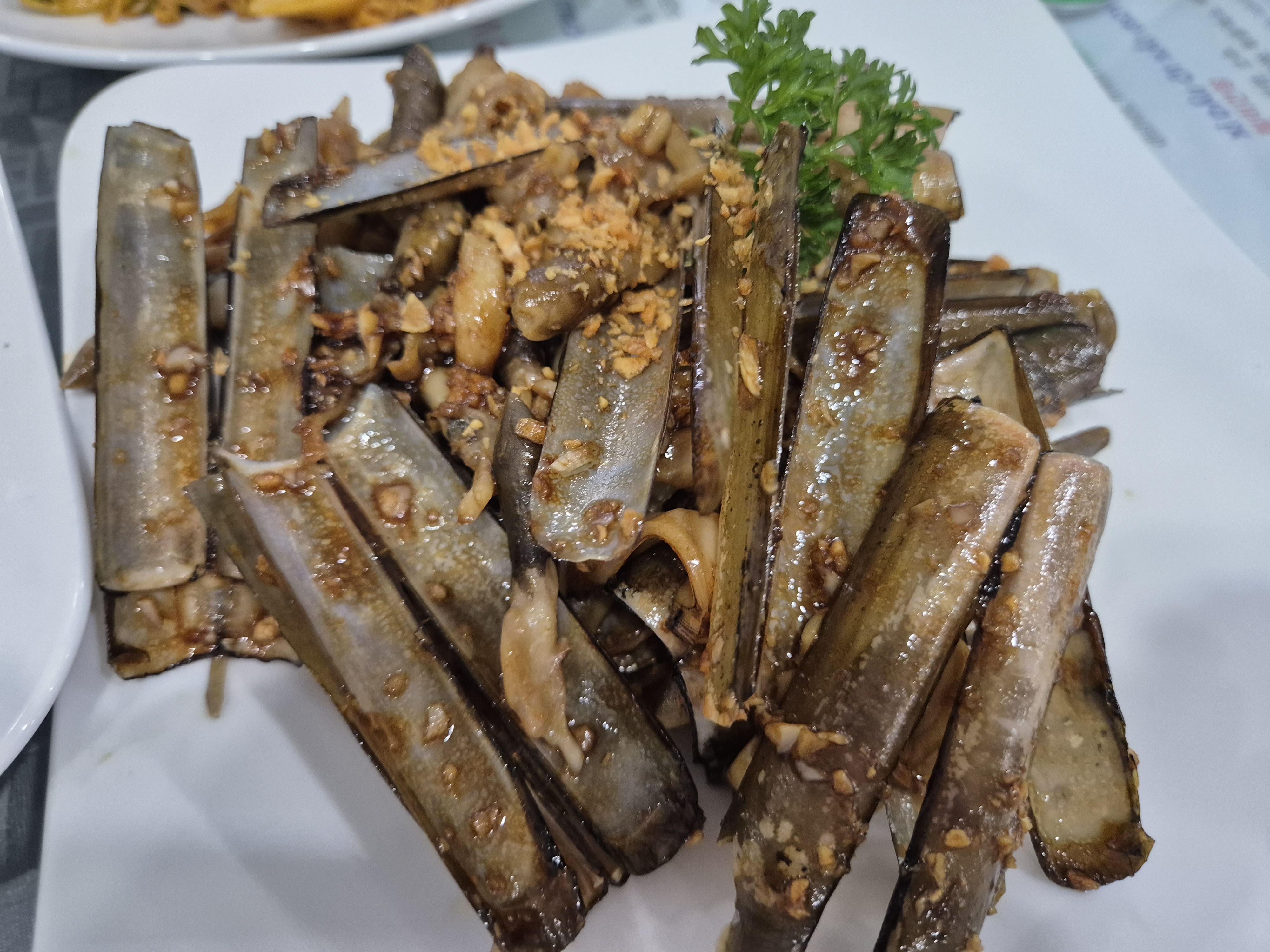맛조개-마늘볶음