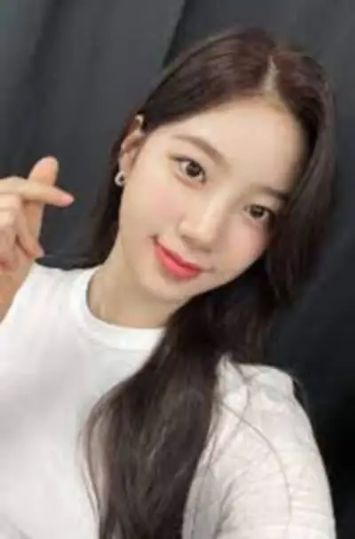 르세라핌-셀카-5