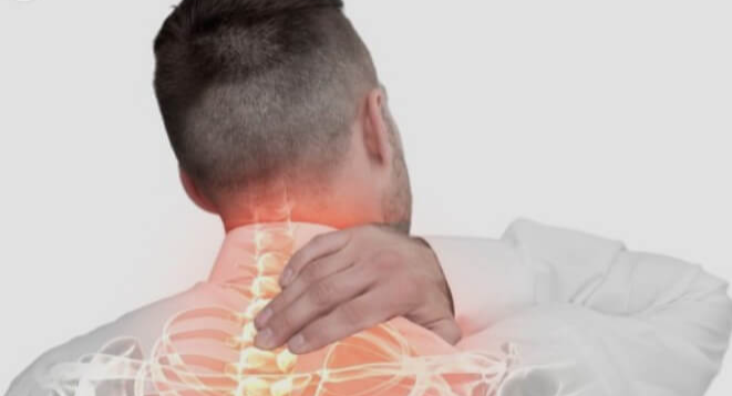 뒷목이-뻐근한-증상