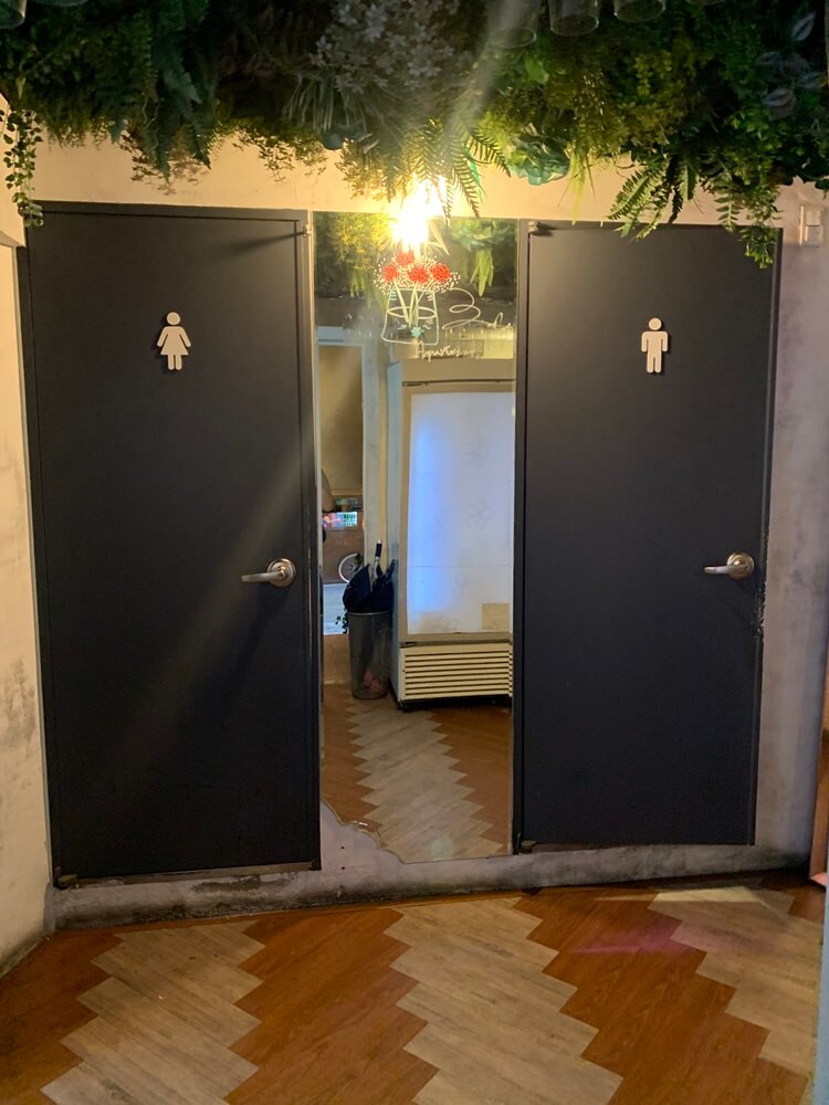 청록양식 화장실