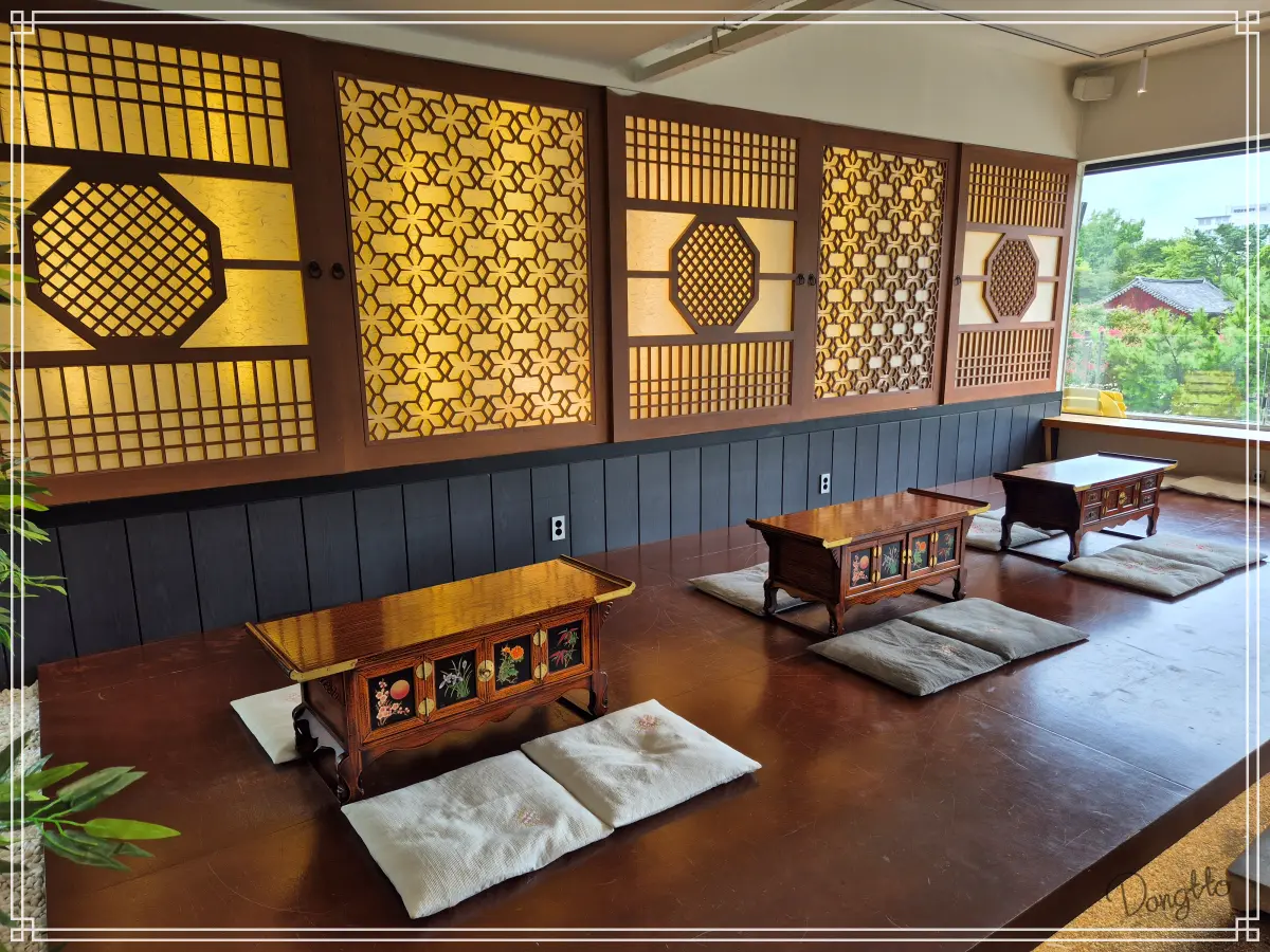 전라도-전주-커플-여행-카페-2층-좌식-좌석