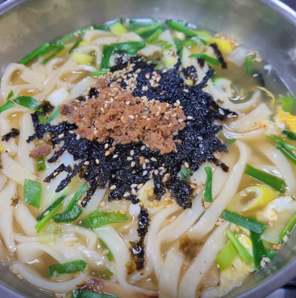 까치장칼국수 대표 메뉴