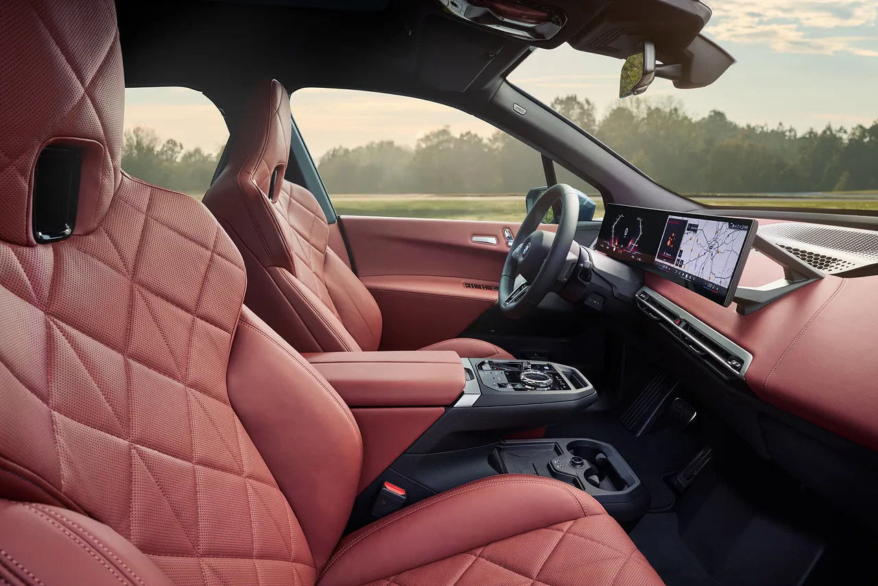 BMW iX 자동차 이미지