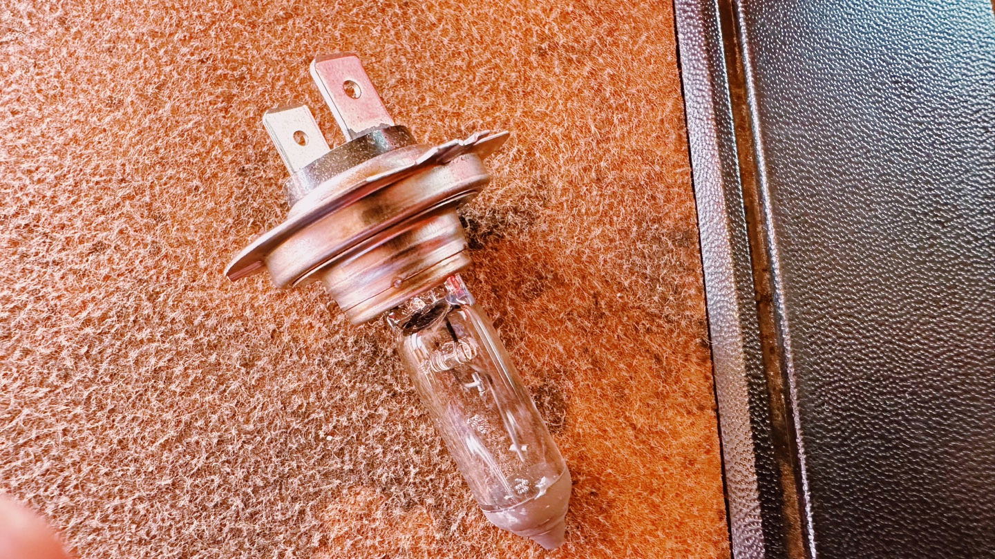 버스 전조등 교체하기