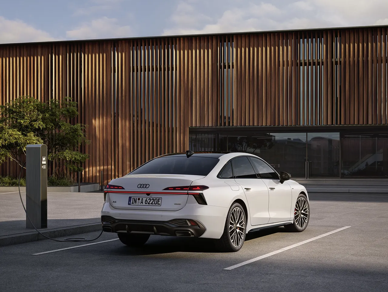 아우디 A6 하이브리드 이미지