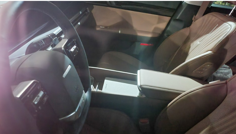 신형 그랜저 실내 스파이샷