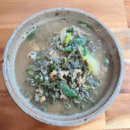 쑥-냉이국-구수하게-끓이는법