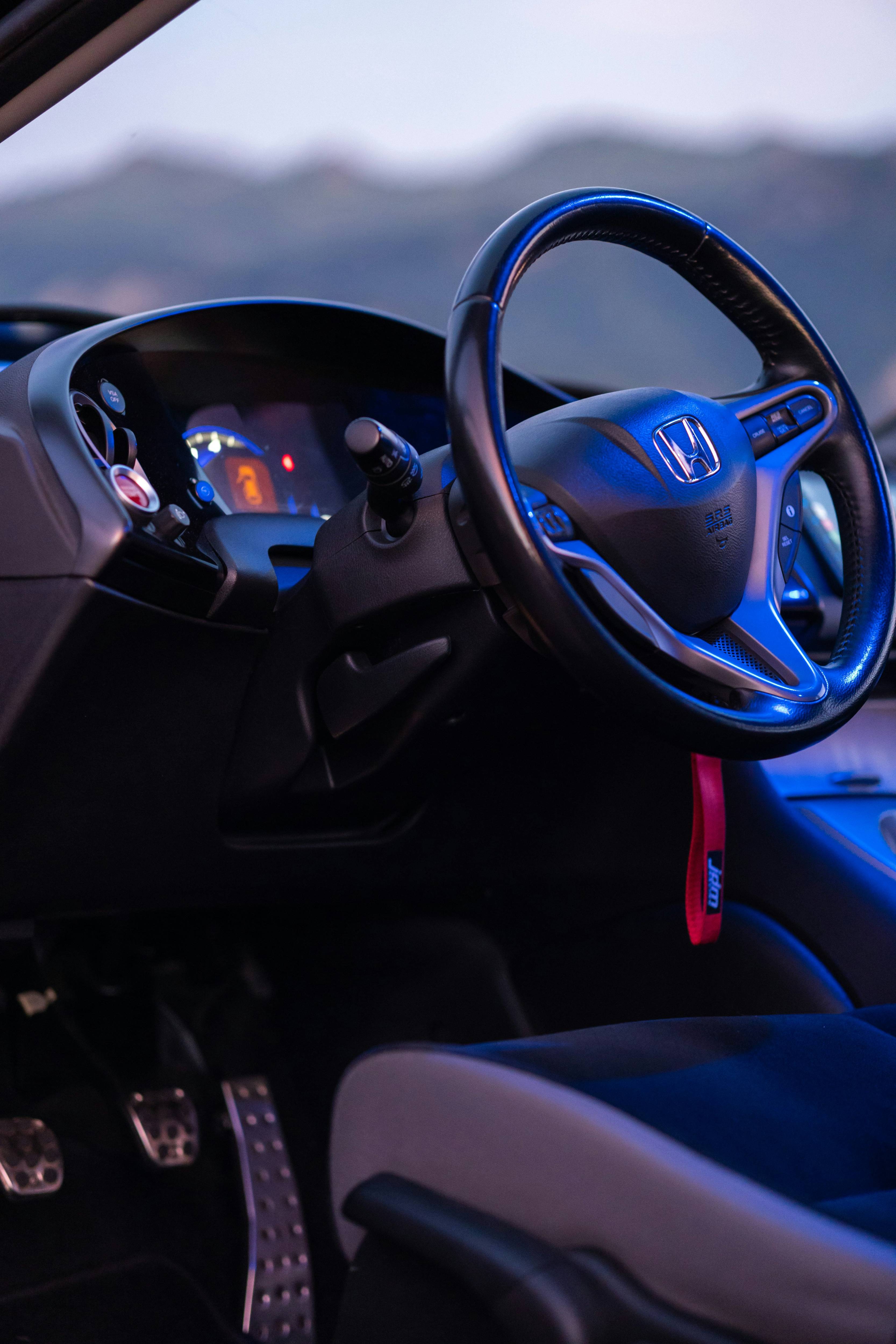 자동차 및 페달 이미지