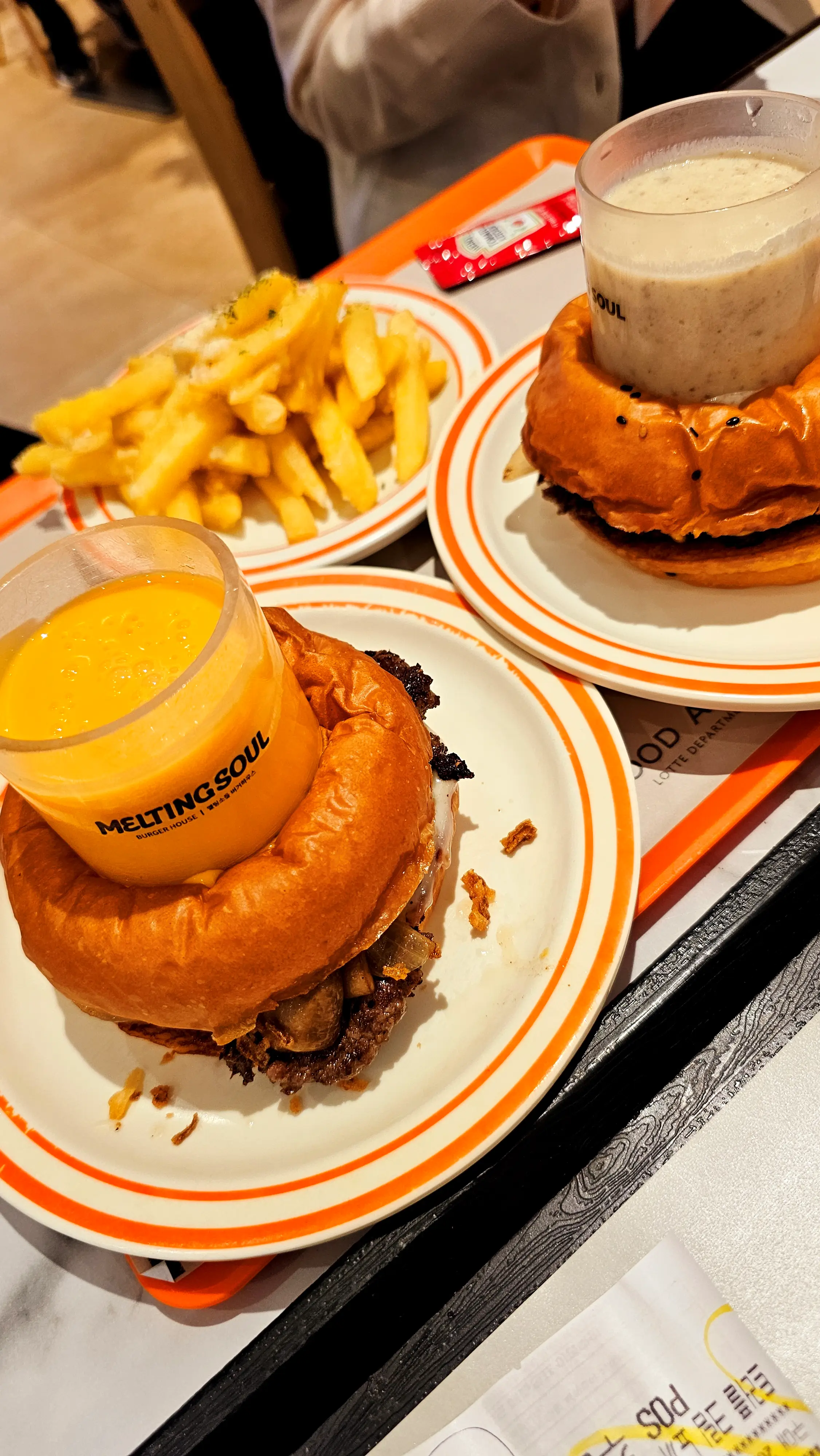 멜팅소울 옐로우 치즈 버거