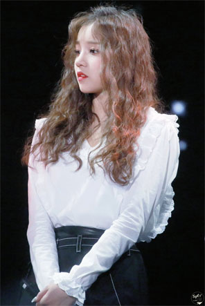 사랑스러운 모습 여자 연예인들 사진모음