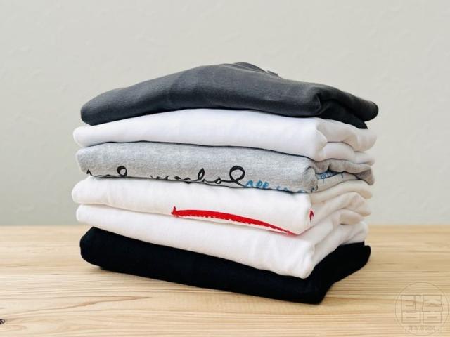 반소매 티셔츠 접는법 옷가게 방식